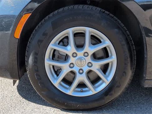 Used 2020 Chrysler Pacifica Touring image 14