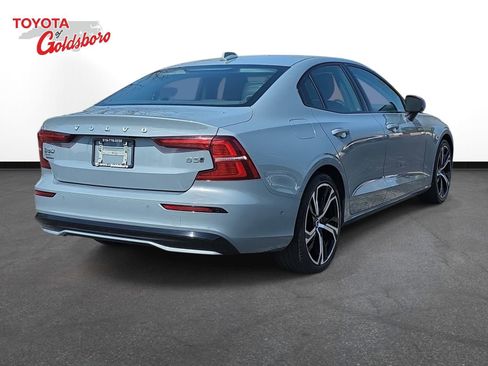 Used 2024 Volvo S60 B5 Plus image 5