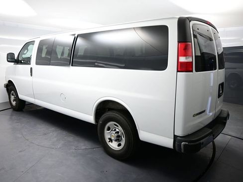 Used 2025 Chevrolet Express 3500 LT w/ LT Preferred Equipment Group RWD image 5