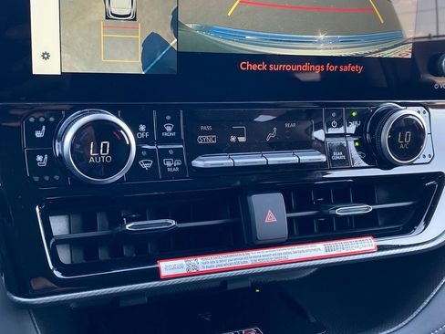 New 2026 Toyota Highlander Platinum image 25