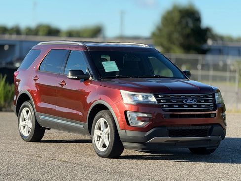 Used 2016 Ford Explorer XLT w/ Equipment Group 201A AWD/4WD image 1