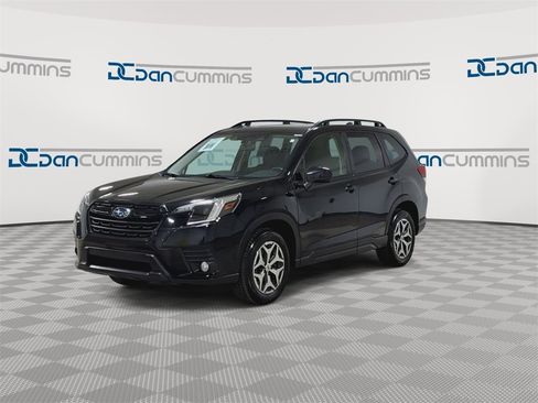 Used 2022 Subaru Forester Premium image 4
