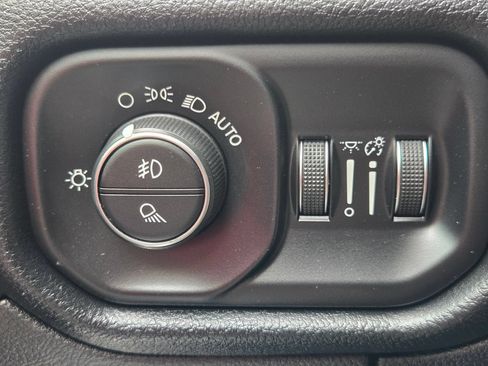 Used 2022 RAM 1500 Laramie AWD/4WD image 25
