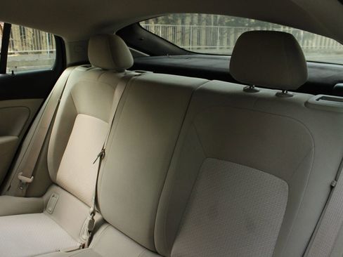 Used 2018 Buick Regal Preferred w/ Sights and Sounds Package FWD image 18