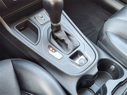 Used 2022 Jeep Cherokee Latitude Lux w/ Sun & Sound Group image 19