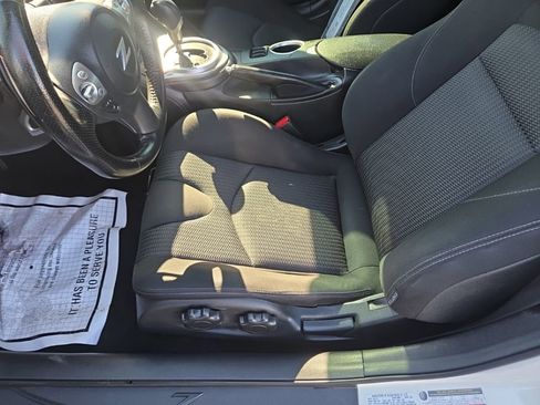 Used 2016 Nissan 370Z Sport Tech image 17