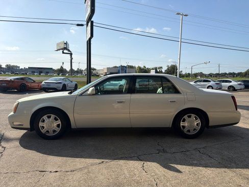 Used 2005 Cadillac De Ville w/ Equipment Group FWD image 8