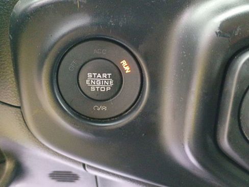 Used 2022 Jeep Wrangler Unlimited Sahara w/ Cold Weather Group image 21