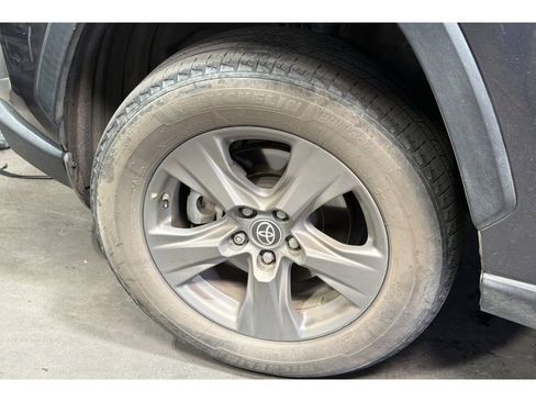 Used 2023 Toyota RAV4 LE image 4