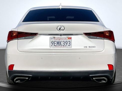Used 2018 Lexus IS 300 w/ Comfort Package RWD image 4
