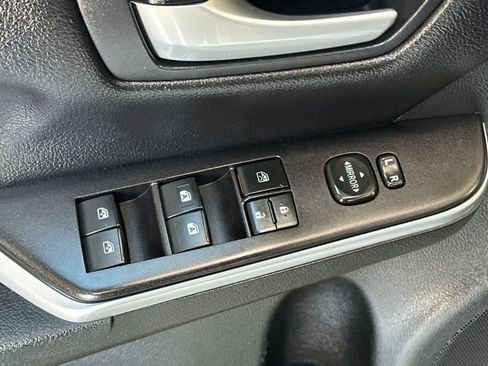 Used 2017 Toyota Camry SE FWD image 14