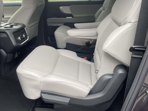 New 2025 Ford Expedition Max Active AWD/4WD image 8