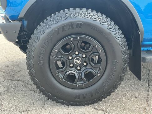 Used 2022 Ford Bronco Big Bend w/ Sasquatch Package AWD/4WD image 5