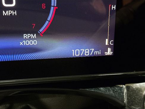 Used 2025 Chevrolet Trax RS w/ Driver Confidence Package image 15