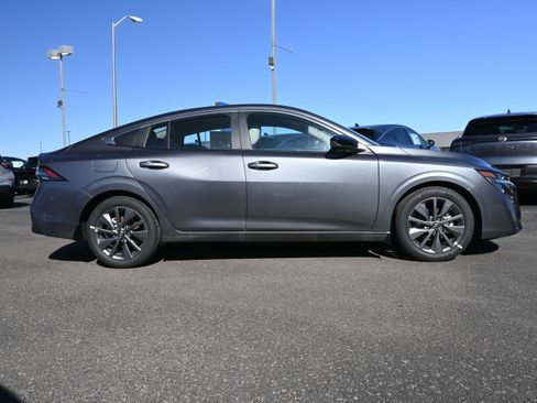 New 2026 Nissan Sentra SL w/ Floor Mat Package FWD image 5