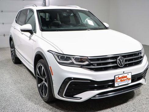 Used 2022 Volkswagen Tiguan SEL R-Line image 5