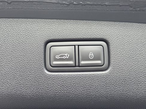 Used 2025 Genesis GV70 2.5T AWD/4WD image 16
