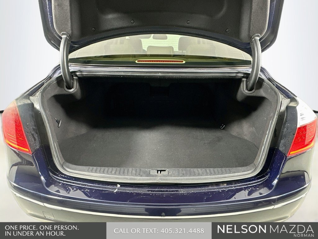 Used 2010 Hyundai Genesis 4.6 RWD image 29