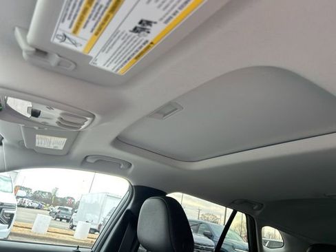 New 2026 Chevrolet Trax LT w/ Sunroof Package image 17