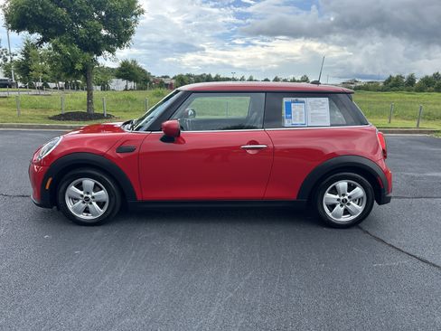 Used 2024 MINI Cooper 2-Door Hardtop FWD image 6