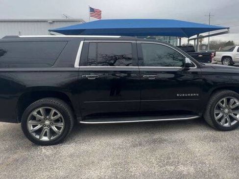 Used 2017 Chevrolet Suburban Premier image 9