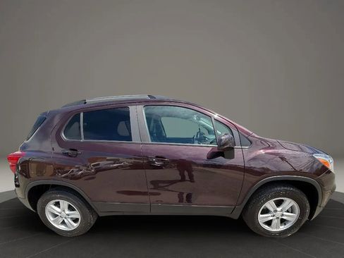 Used 2022 Chevrolet Trax LT w/ Driver Confidence Package AWD/4WD image 4