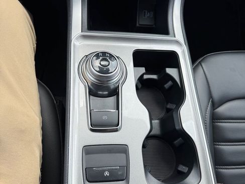 Used 2024 Ford Edge SEL image 25