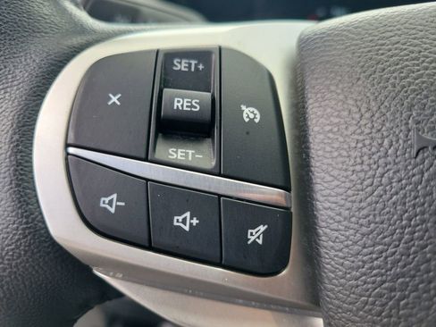 Used 2023 Ford Explorer XLT image 26