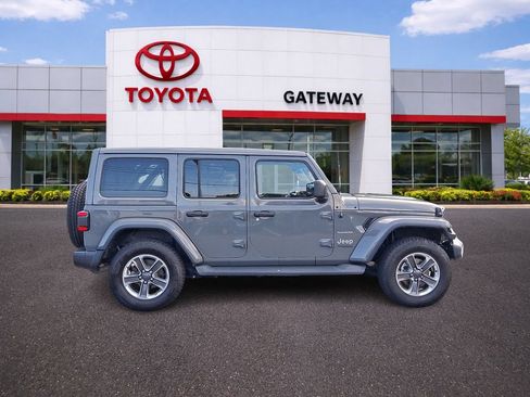 Used 2020 Jeep Wrangler Unlimited Sahara AWD/4WD image 4
