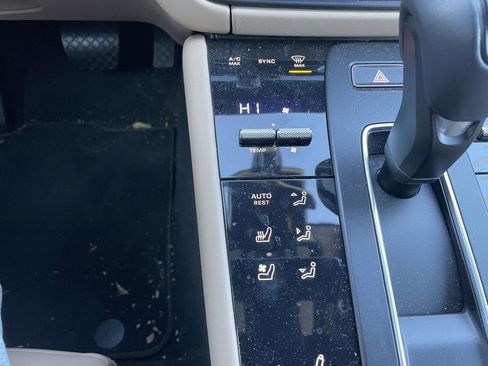 Used 2022 Porsche Macan S image 41