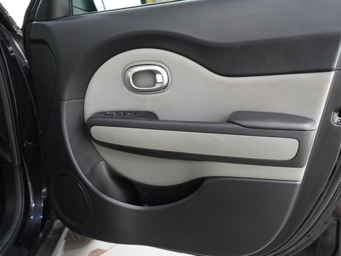 Used 2015 Kia Soul FWD image 9