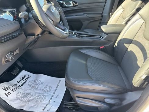 New 2026 Jeep Compass Latitude image 13