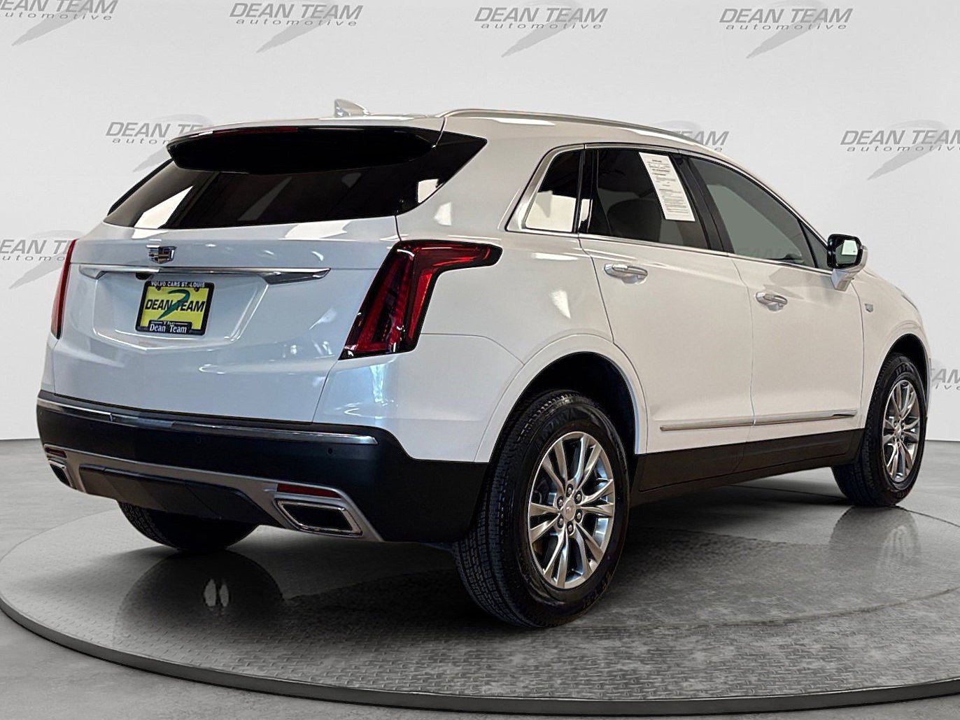 Used 2023 Cadillac XT5 Premium Luxury FWD image 4