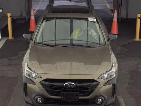 Used 2025 Subaru Outback Onyx Edition image 3