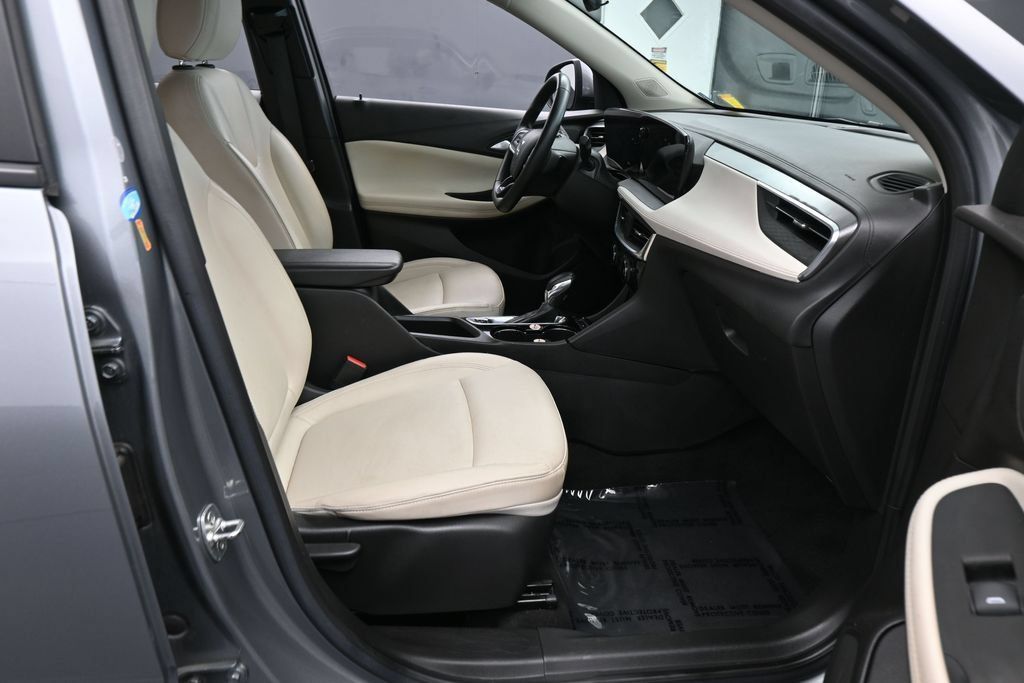 Used 2024 Buick Encore GX Sport Touring FWD image 38