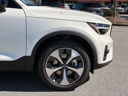 Certified 2026 Volvo XC40 B4 Plus w/ Climate Package FWD image 12