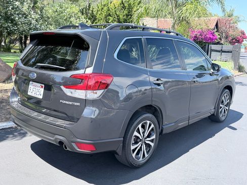 Used 2019 Subaru Forester Limited AWD/4WD image 7