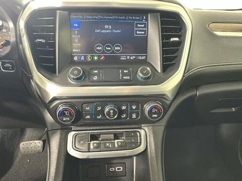 Used 2022 GMC Acadia SLE w/ Driver Convenience Package FWD image 24