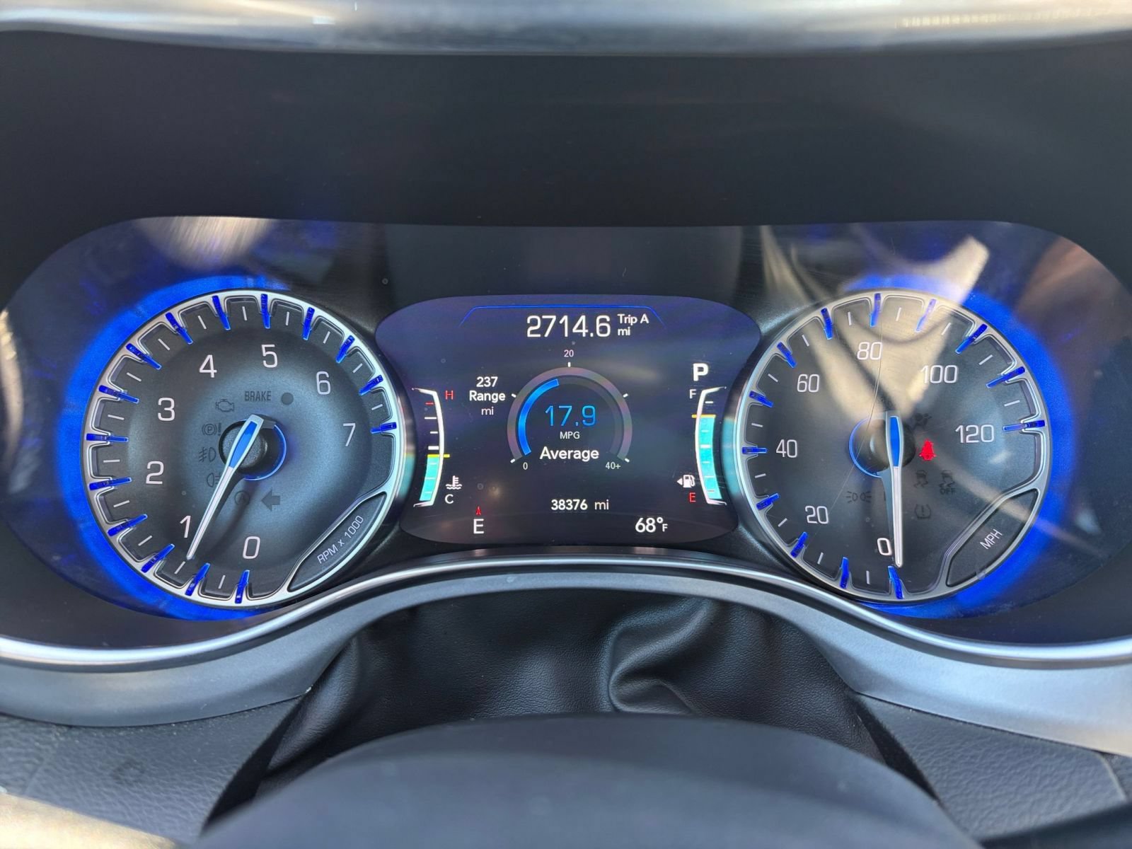Used 2025 Chrysler Pacifica Limited FWD image 44