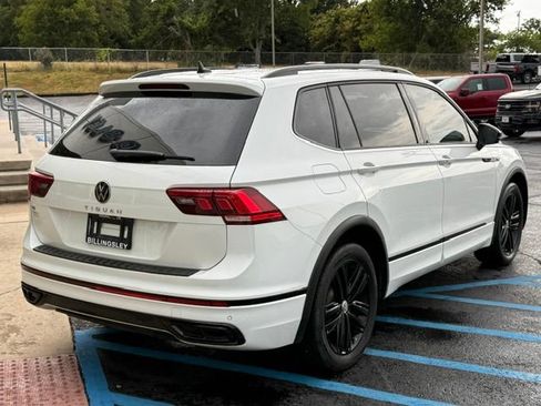 Used 2022 Volkswagen Tiguan SE R-Line FWD image 3