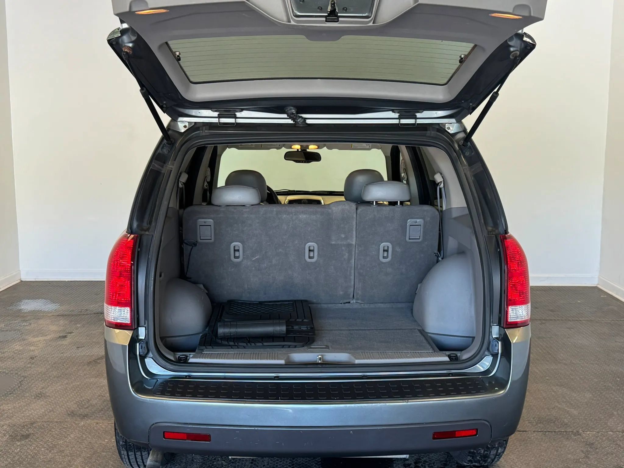 Used 2006 Saturn Vue 2WD w/ Comfort Pkg image 25