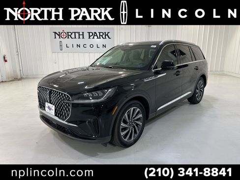 New 2026 Lincoln Aviator 2WD image 1