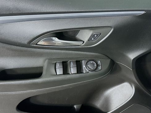 Used 2025 Buick Envista Preferred image 15