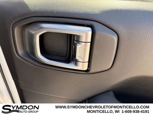 Used 2020 Jeep Wrangler Unlimited Sahara image 22