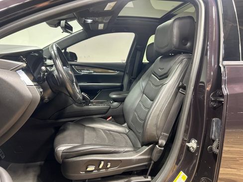 Used 2018 Cadillac XT5 Platinum AWD/4WD image 28