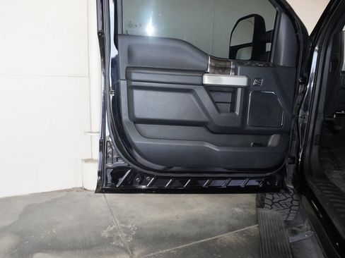 Used 2022 Ford F350 Lariat image 35