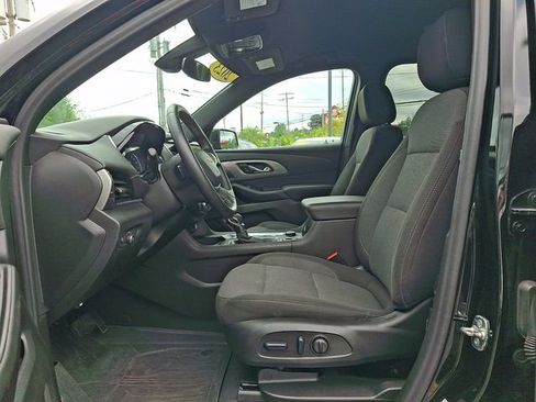 Used 2023 Chevrolet Traverse LT w/ LPO, 'HIT The Road' Package AWD/4WD image 14