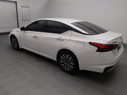 Used 2024 Nissan Altima 2.5 SV FWD image 3