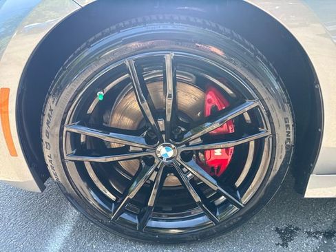 Used 2024 BMW 330i xDrive Sedan w/ M Sport Package AWD/4WD image 9