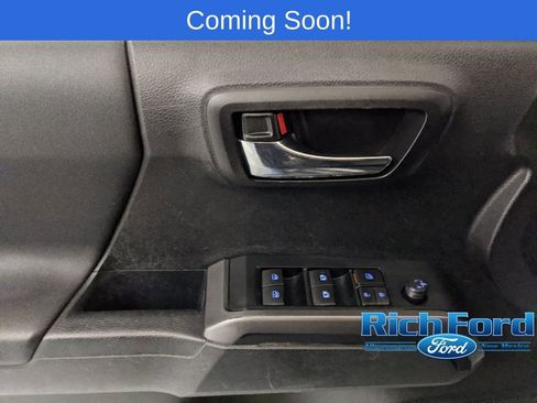 Used 2021 Toyota Tacoma TRD Sport image 21